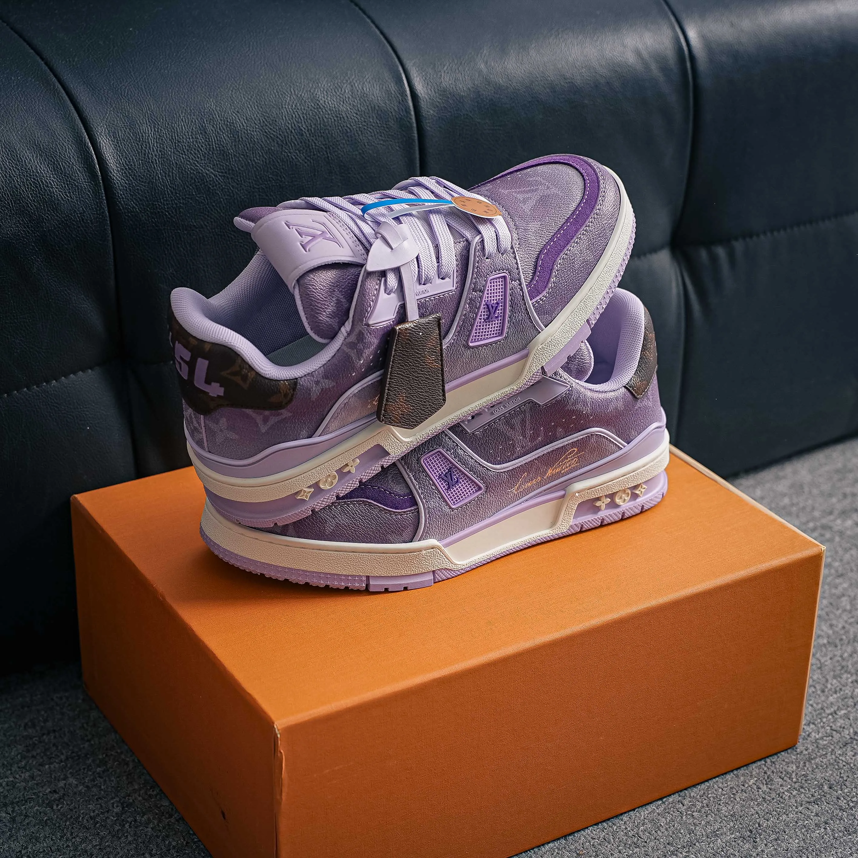 # LV- - trainer 2026 New Arrival 1：1 ！！ Shoes Cowhide Leather ， LOGO ， Breathable ， 。